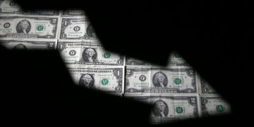 قیمت دلار تا پایان سال می‌تواند به ۱۳۵ هزار تومان برسد