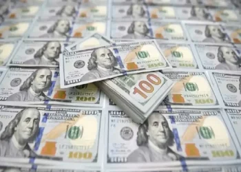 بازگشت دلار تراولی با نسخه جدید/ خرید دلار 130 هزار تومانی با پرداخت اسکناس نو 100 هزار تومانی!