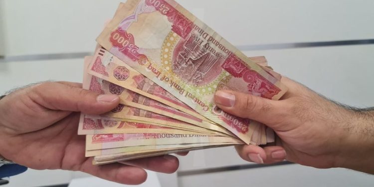 الزام بانک‌ها و صرافی ها به خرید دینار باقی‌مانده زائران اربعین