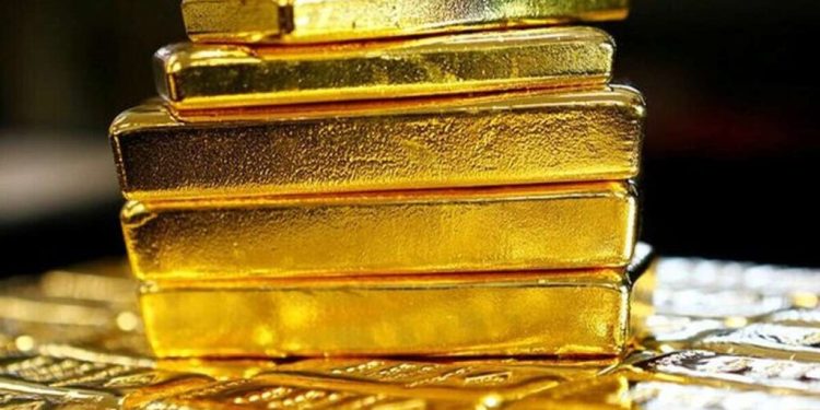 پیش‌بینی یک اقتصاددان: طلا قبل از جهش، تا ۳,۵۰۰ دلار می‌ریزد